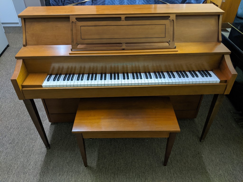 GERHARD HEINTZMAN — piano droit, photo 1
