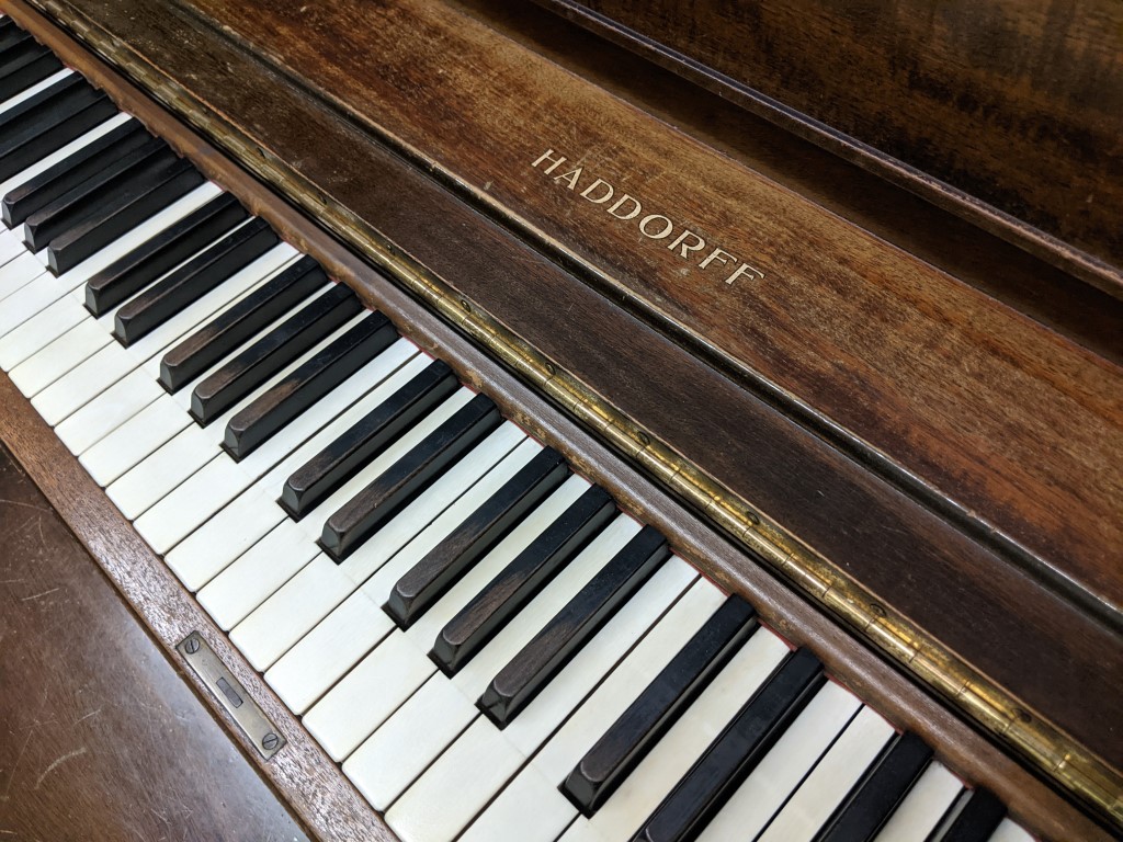 HADDORFF — piano droit, photo 1