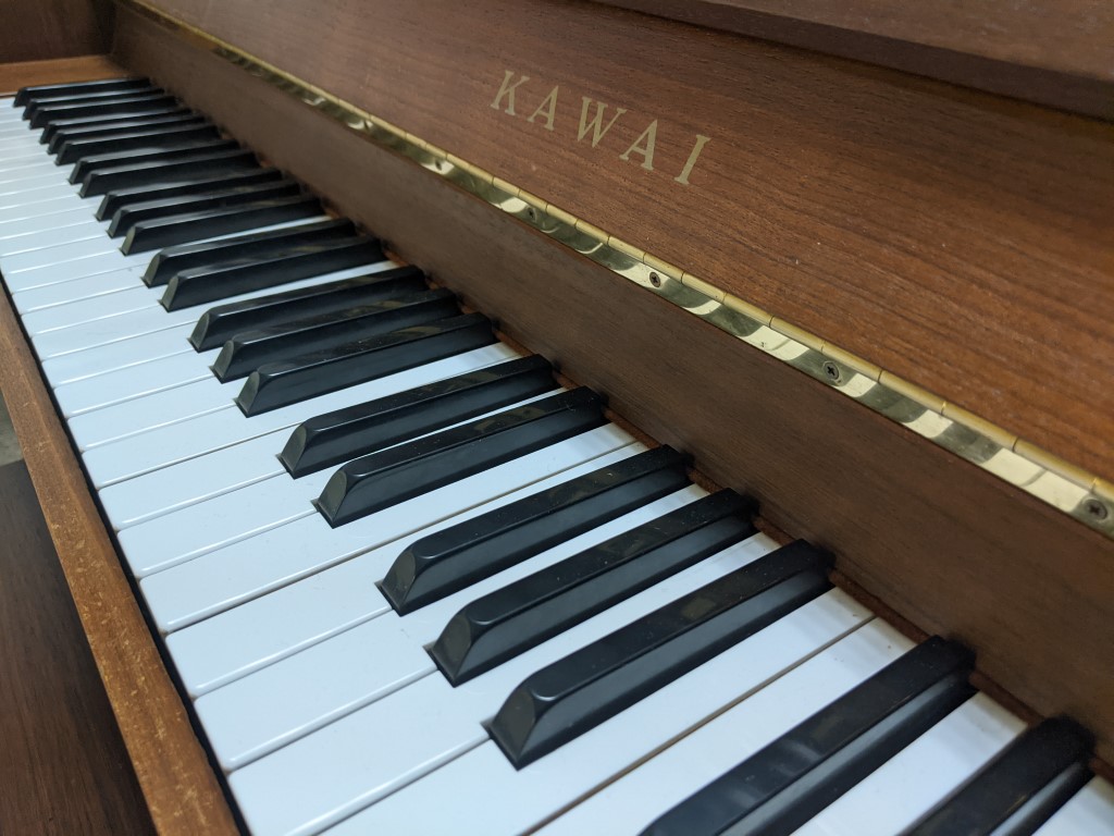 KAWAI CX-4 — piano droit, photo 1