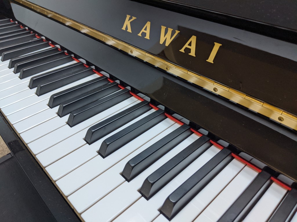 KAWAI K-15E — piano droit, photo 1