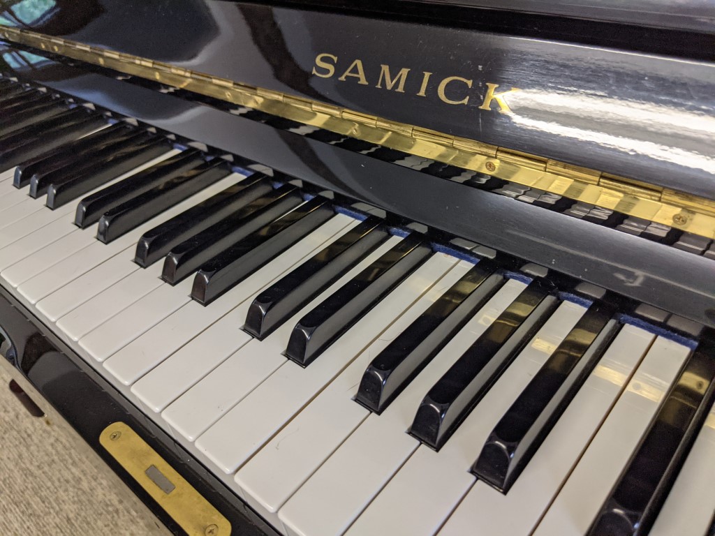 SAMICK SU-118 — piano droit, photo 1