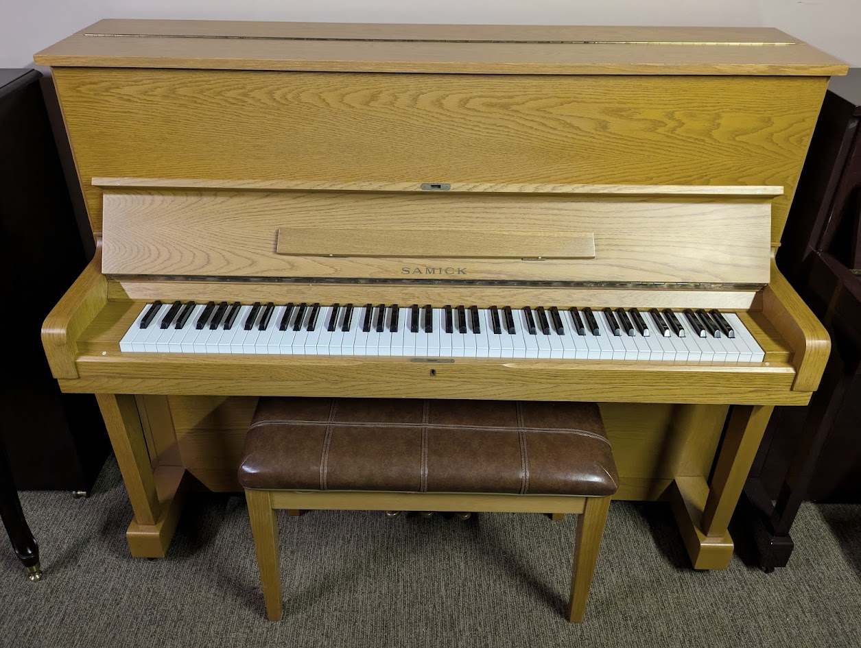 SAMICK WG-5 — piano à queue