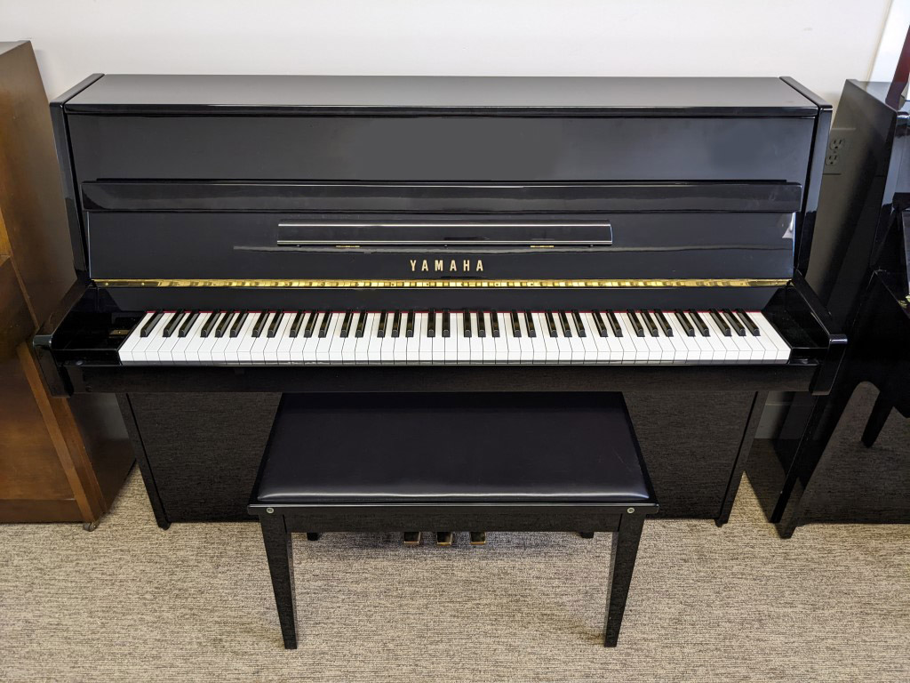 YAMAHA C-109 — piano droit, photo 1