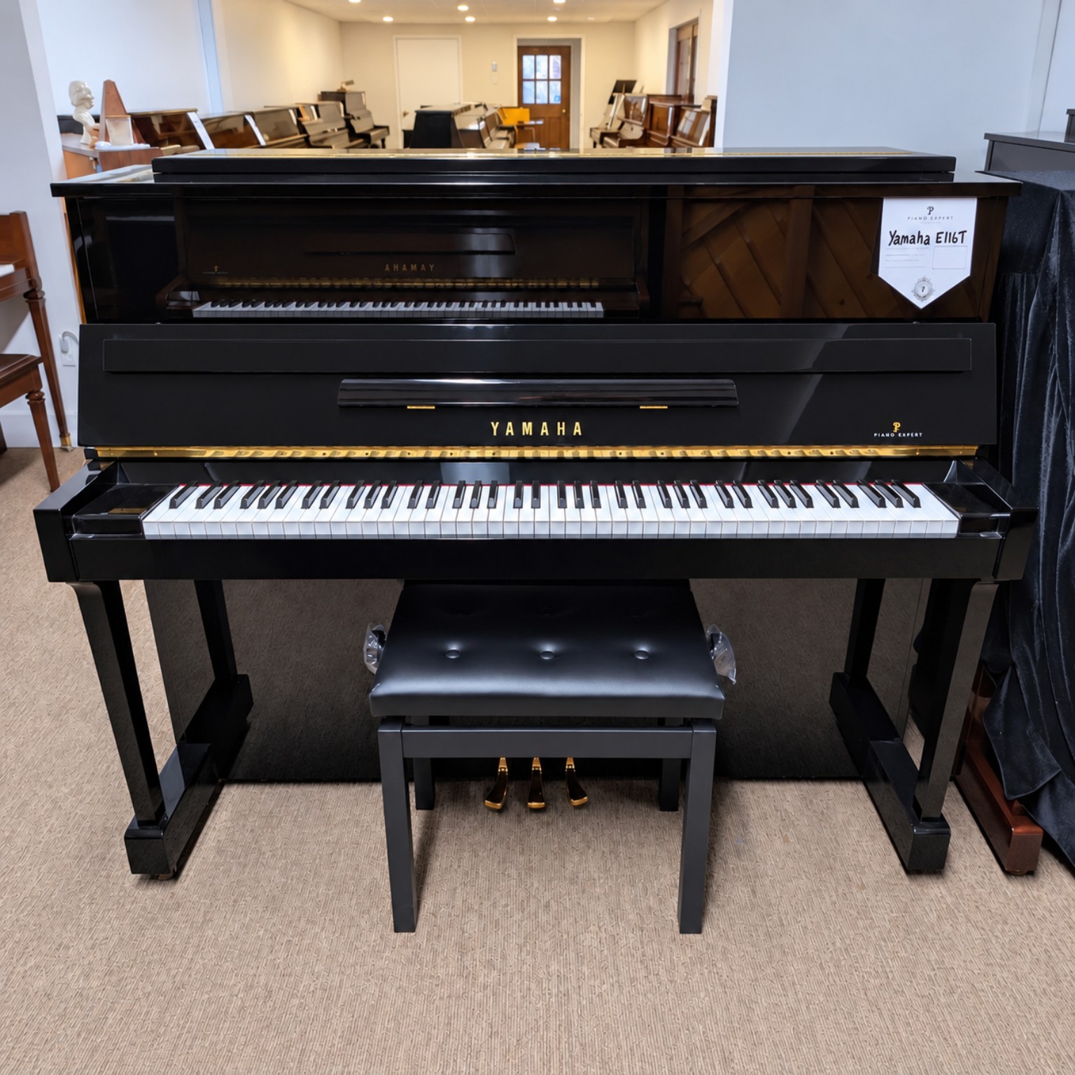YAMAHA E116-T — piano droit