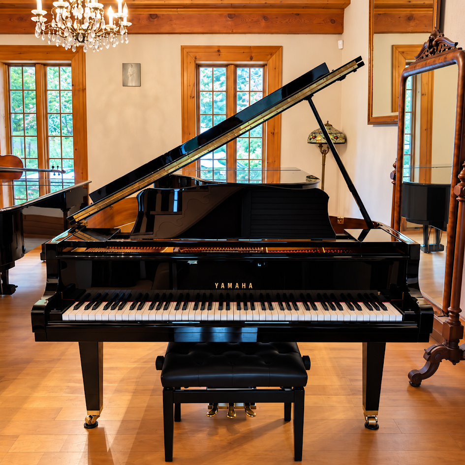 YAMAHA GH1 1998 — grand piano