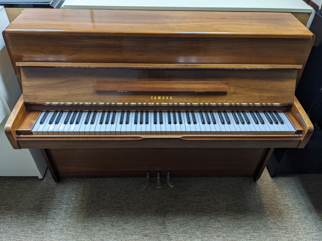 YAMAHA M-TYPE — upright piano
