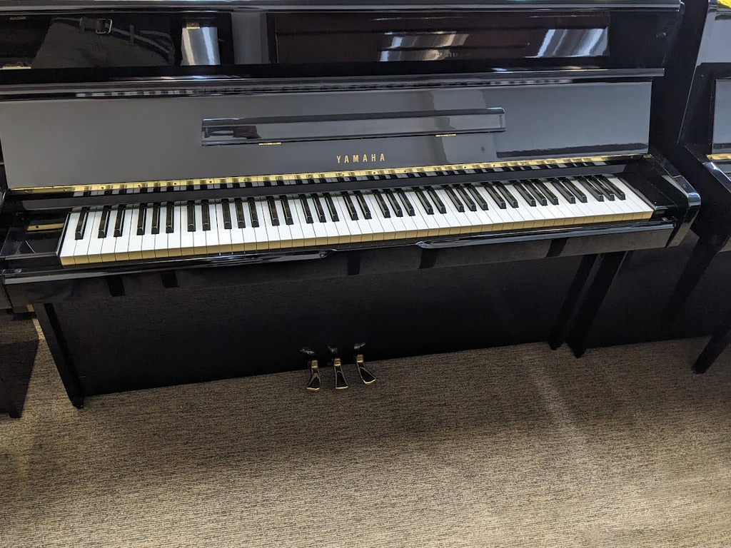 YAMAHA M1AR — piano droit