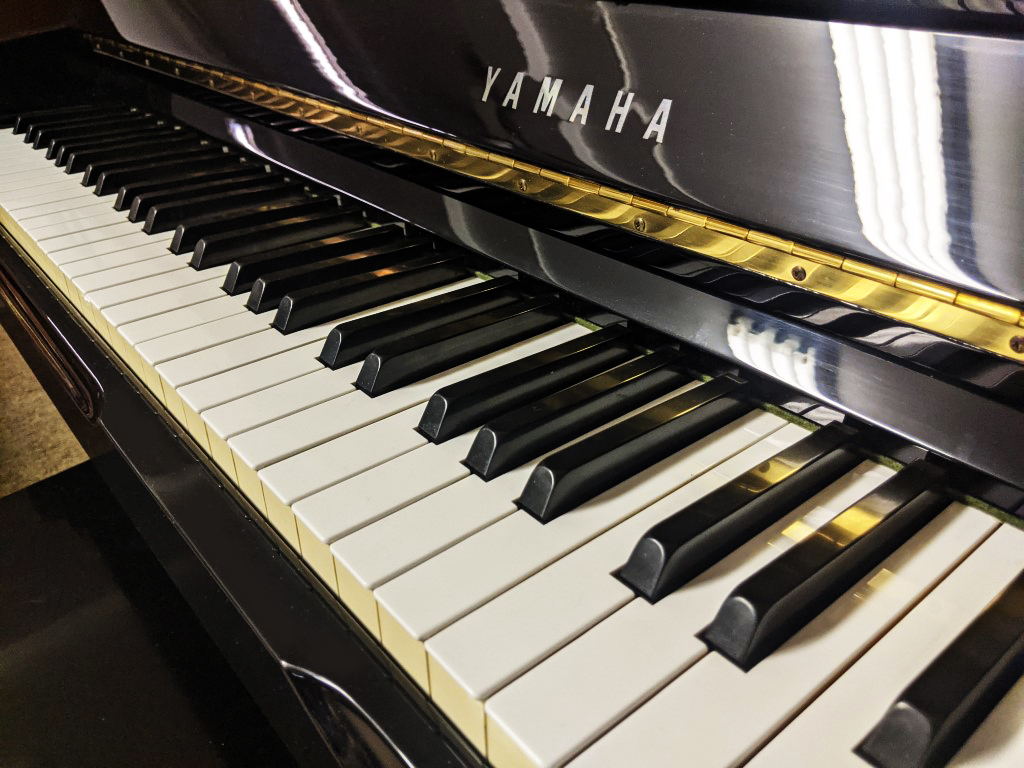 YAMAHA M1AR — piano droit, photo 1