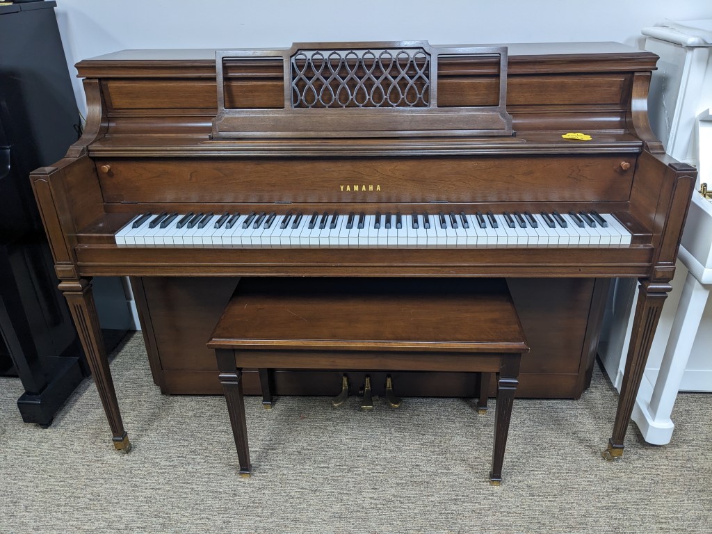 YAMAHA M2G — piano droit