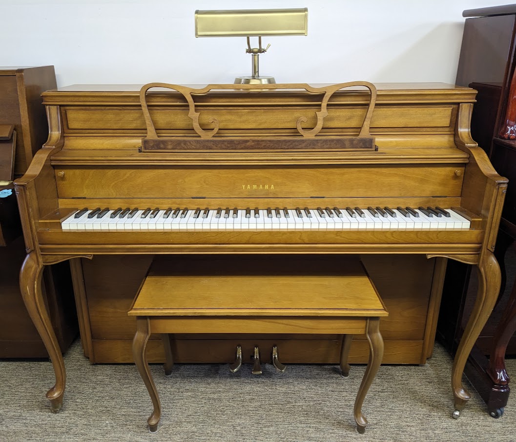 YAMAHA M2H — piano droit — vendu