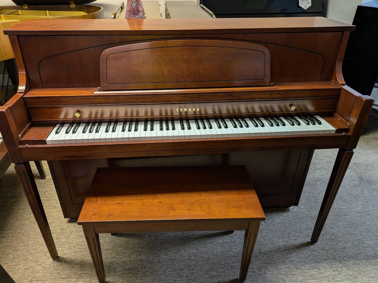 YAMAHA M450 — piano droit — vendu