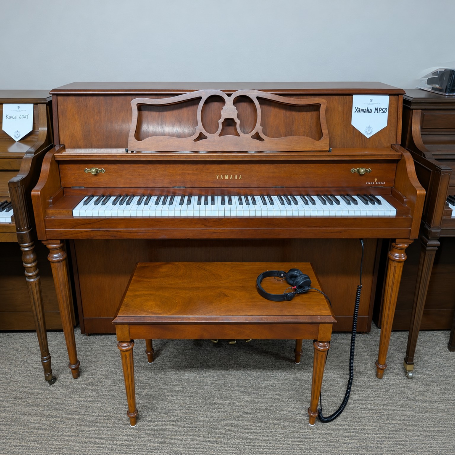 YAMAHA MP50 — piano droit