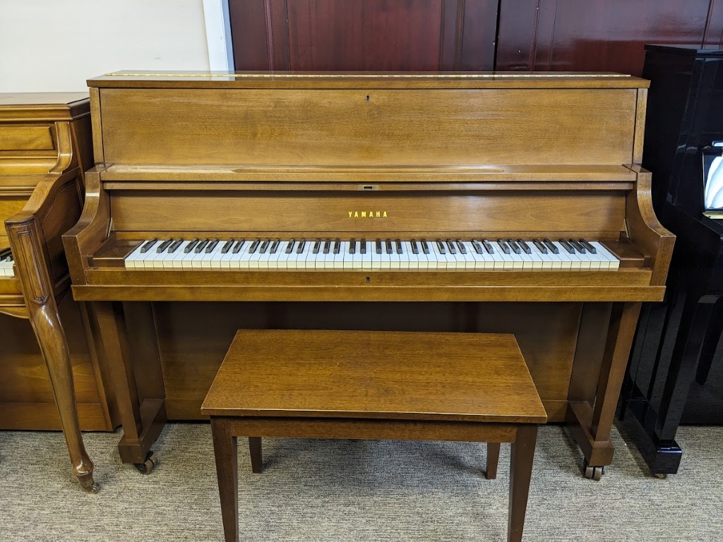 YAMAHA P2F — piano droit — vendu