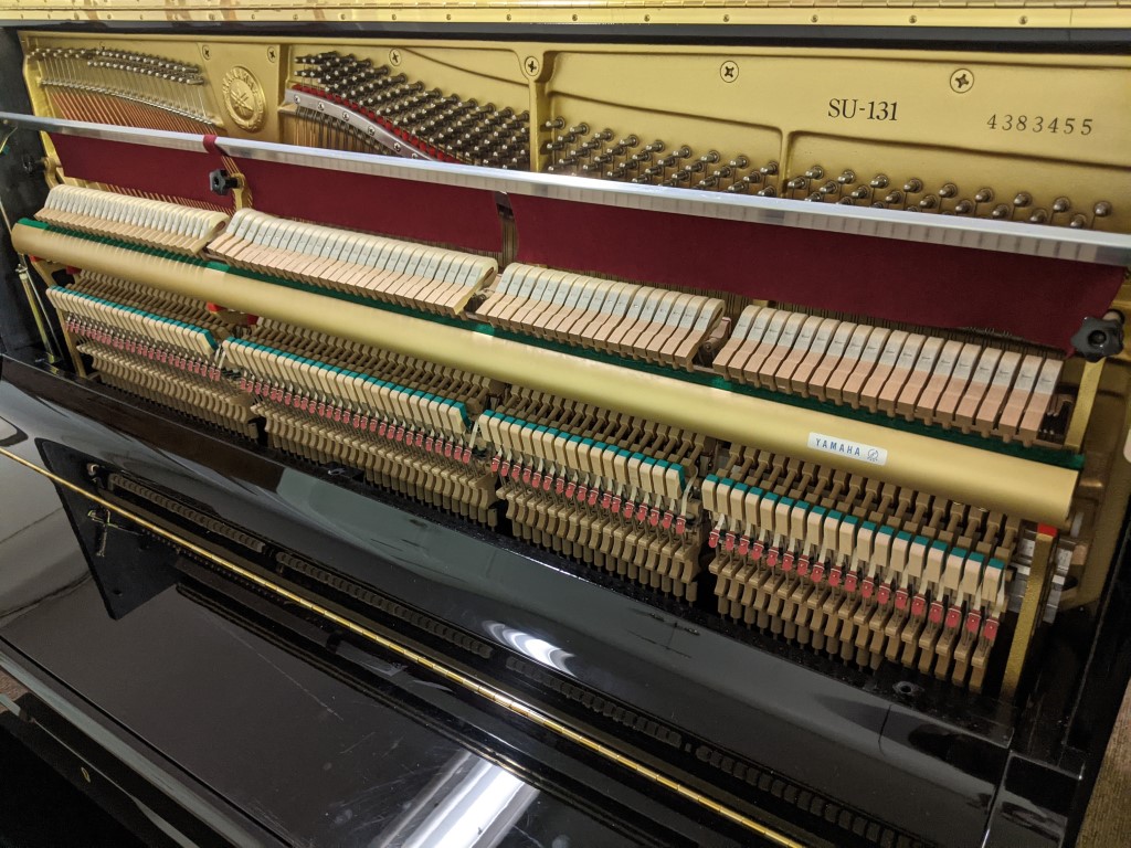 YAMAHA SU-131 — piano droit, photo 3