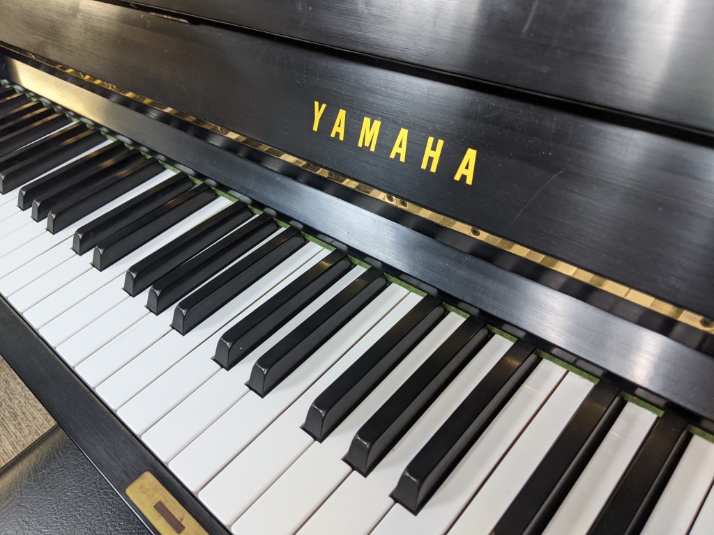 YAMAHA U1 — piano droit, photo 1