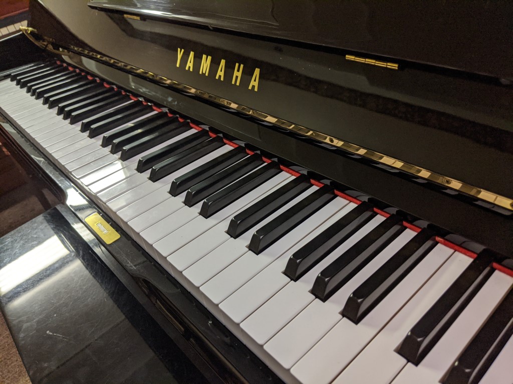 YAMAHA U1 — piano droit, photo 2
