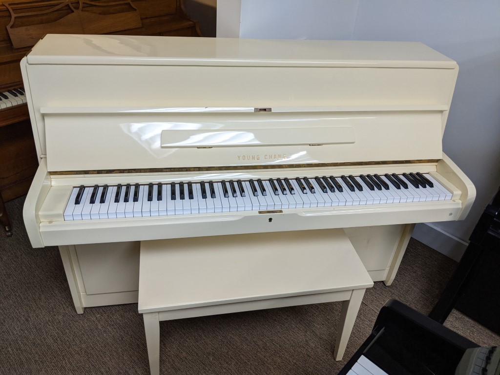 YOUNG CHANG U-107 — piano droit, photo 1