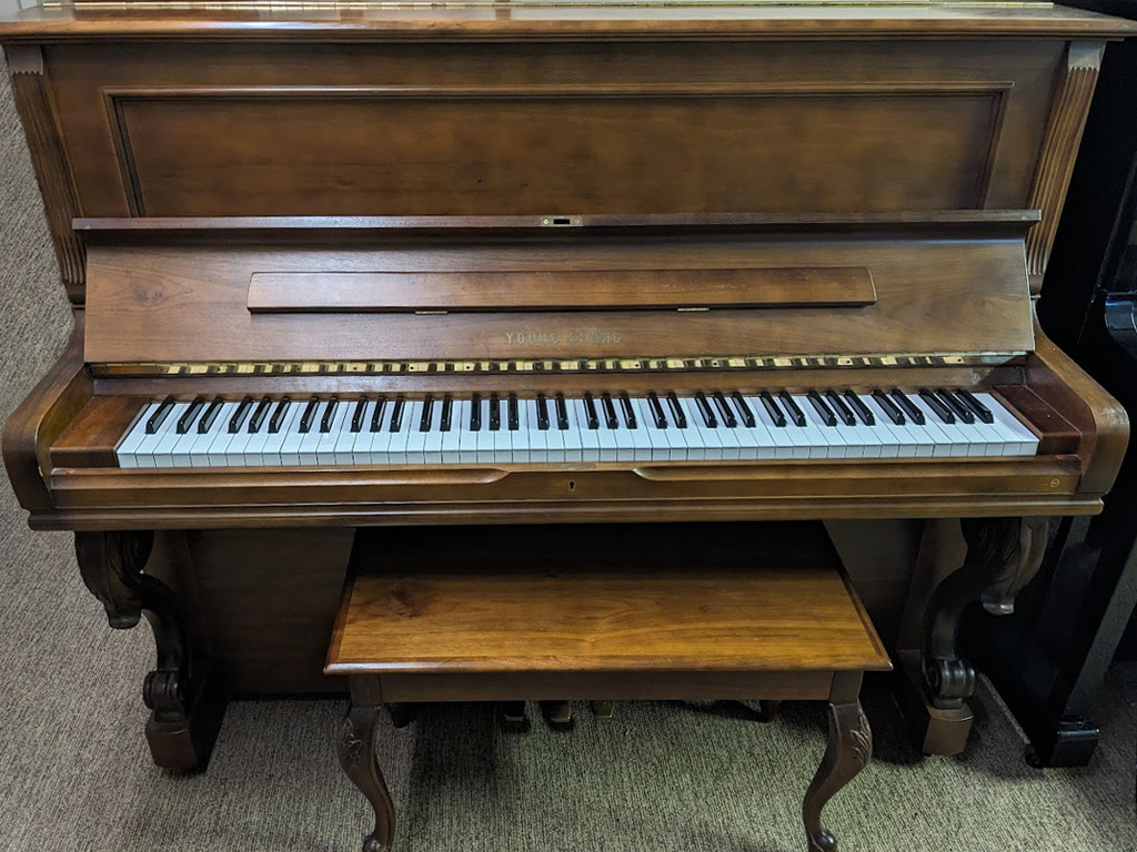 YOUNG CHANG U-121 — piano droit