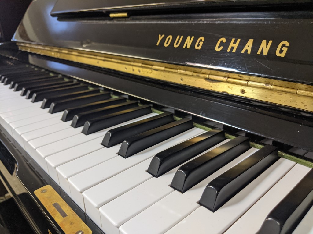 YOUNG CHANG U-131 — piano droit, photo 2