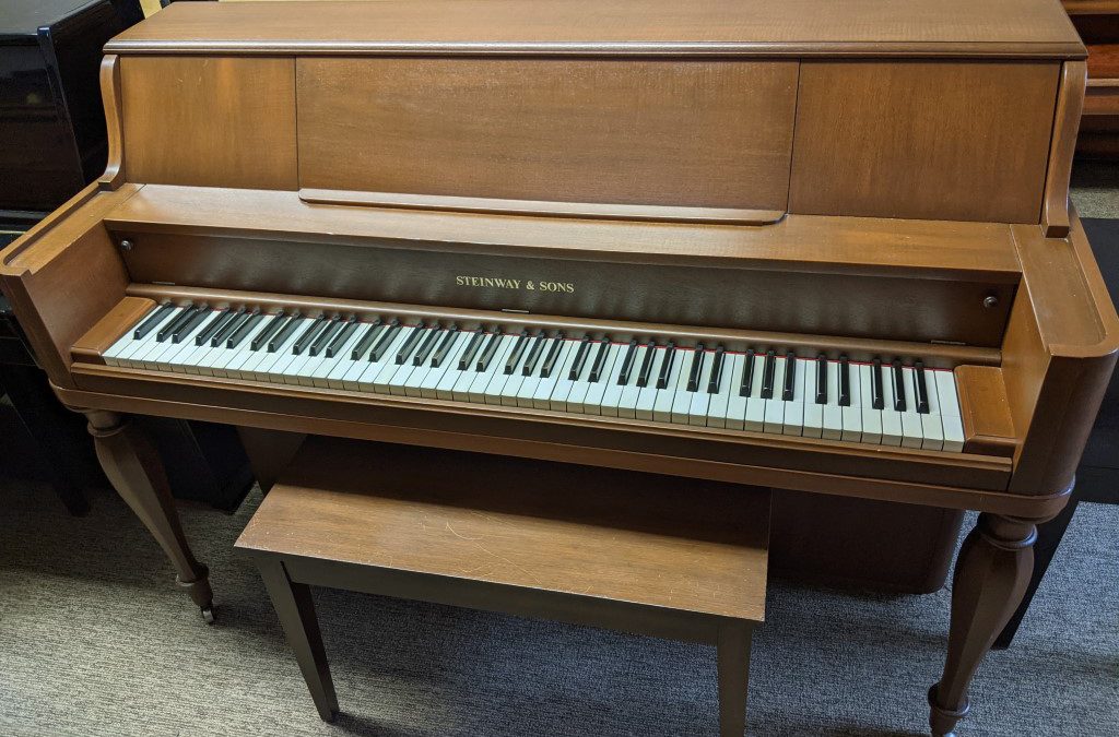 STEINWAY & SONS Model 40 «COLONIAL» (reconditionné)