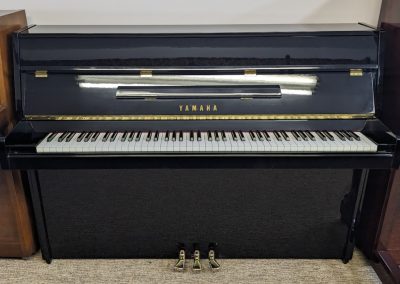 YAMAHA M108