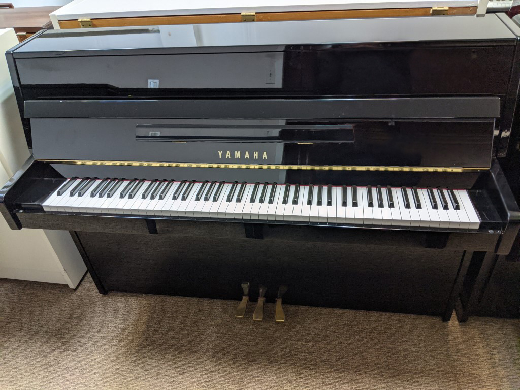 YAMAHA C-109