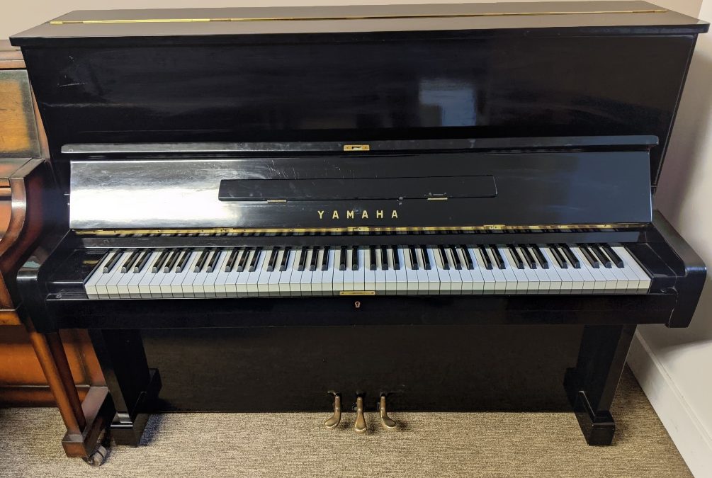 YAMAHA C7