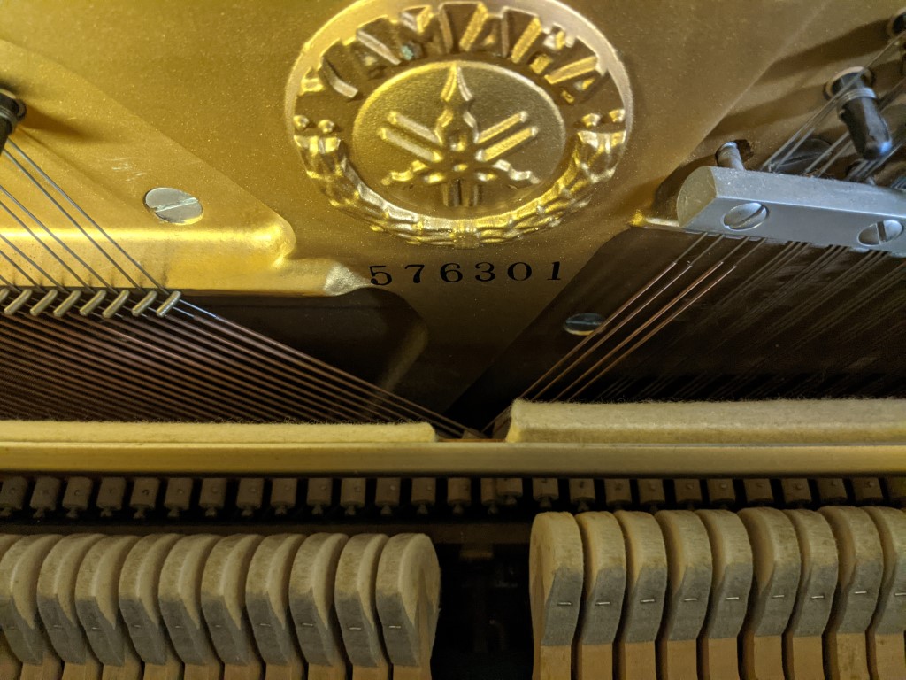 YAMAHA C7