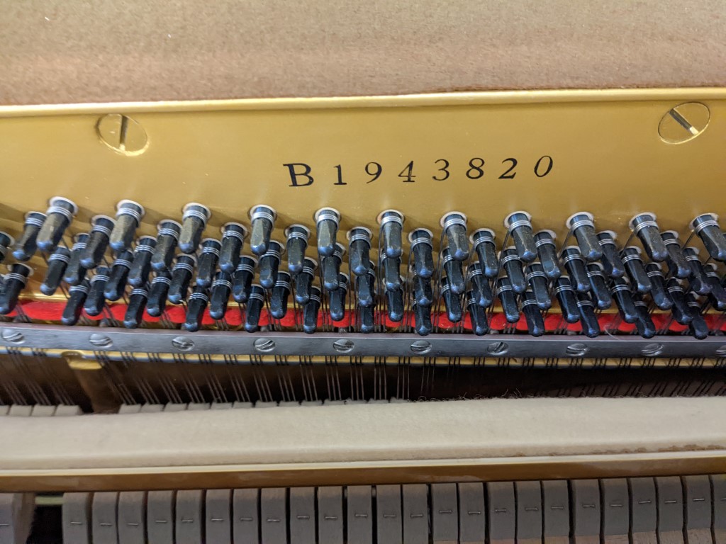 YAMAHA M2 style italien — piano vendu