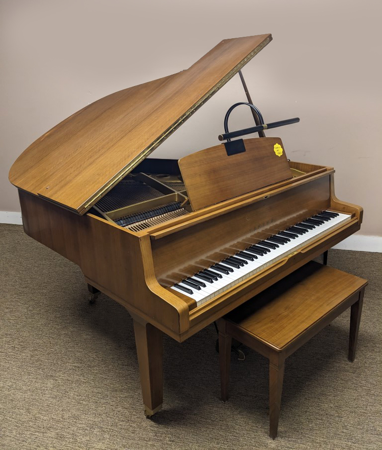 YAMAHA G1 5'3" — sold piano