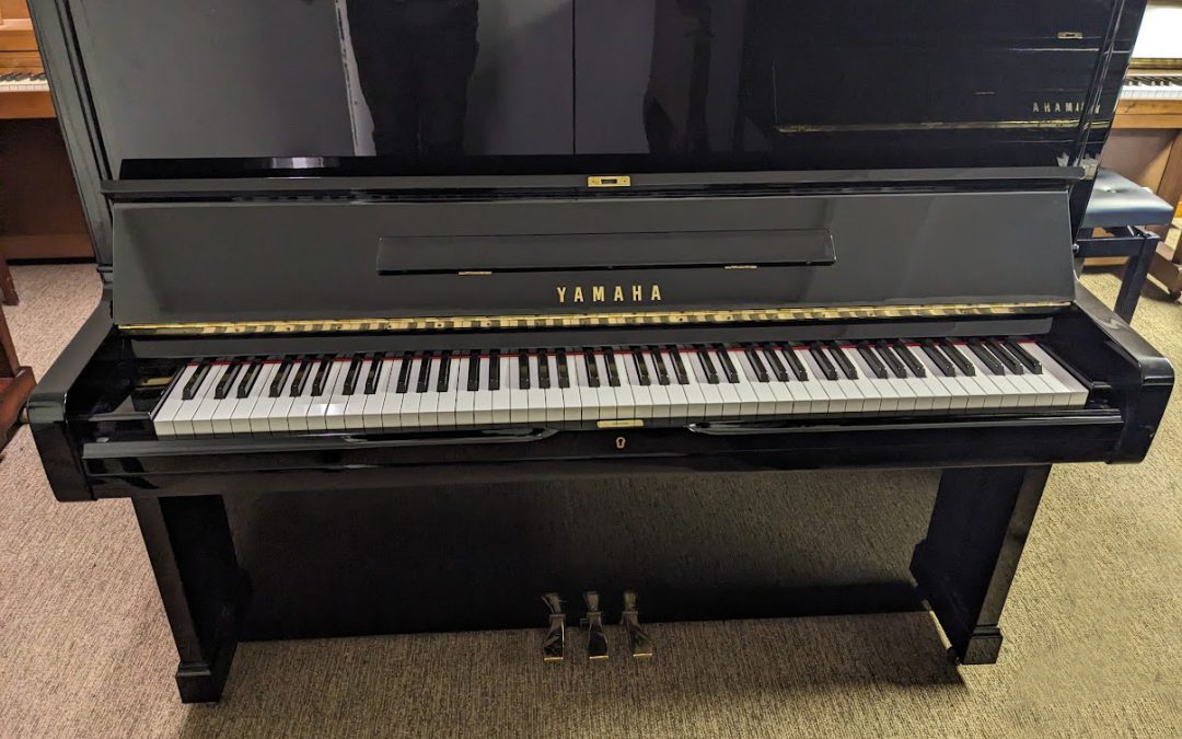 YAMAHA U2