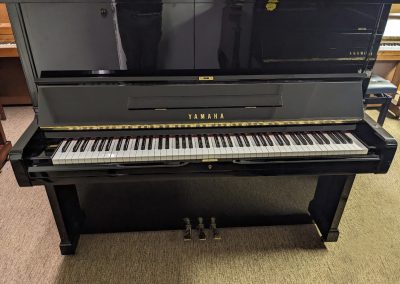 YAMAHA U2