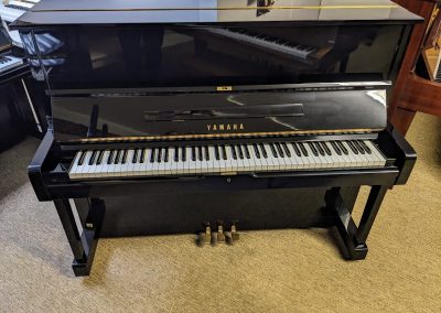 YAMAHA U1