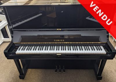 YAMAHA U3