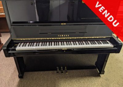 YAMAHA U2