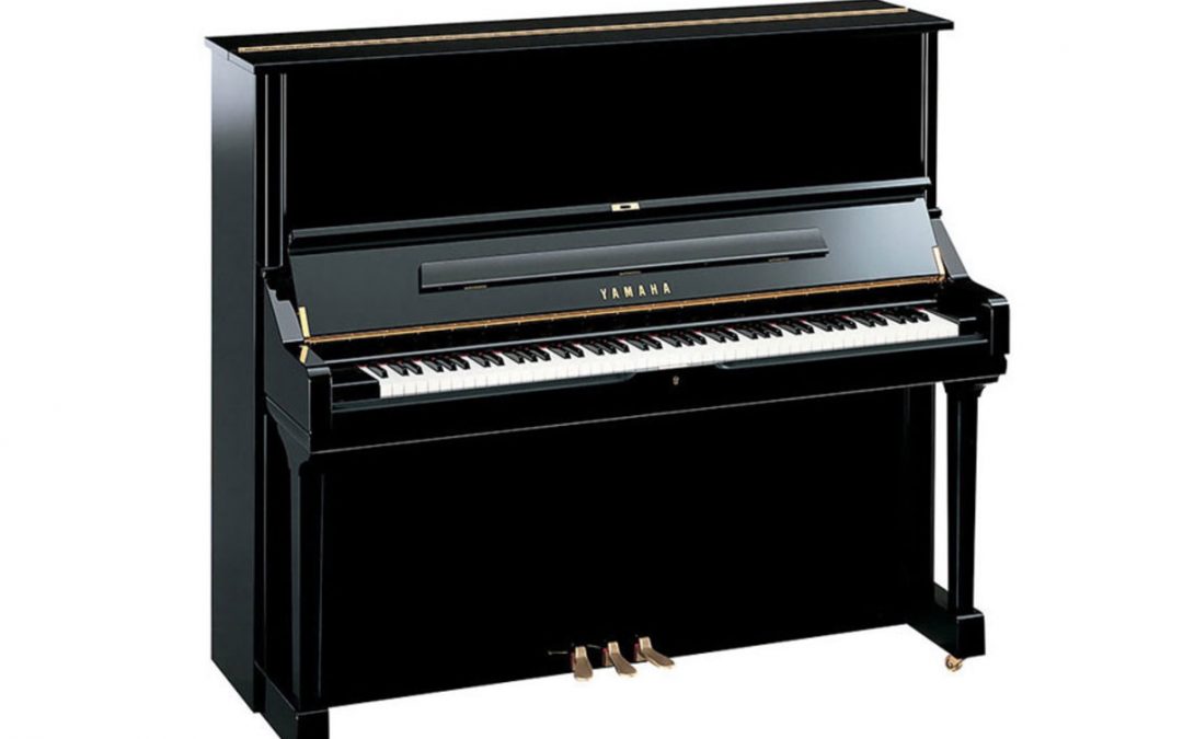 YAMAHA U3