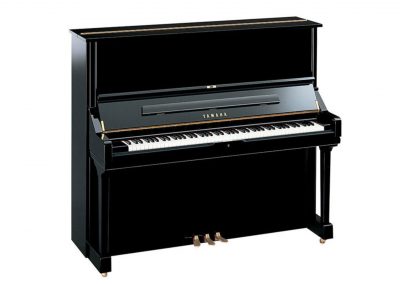 YAMAHA U3