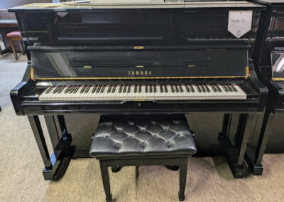 YAMAHA U1