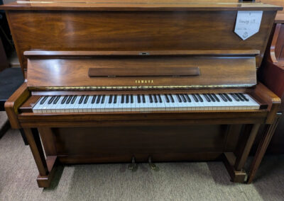 YAMAHA U1